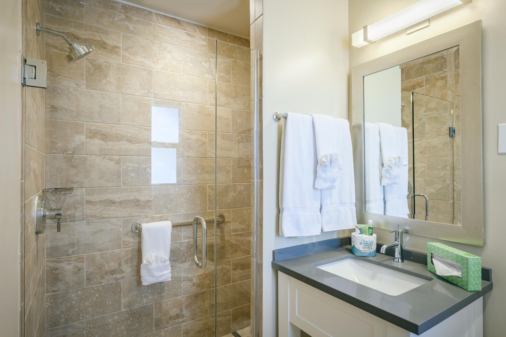 Pacific Shores Hotel