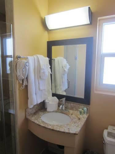 Pacific Shores 3*